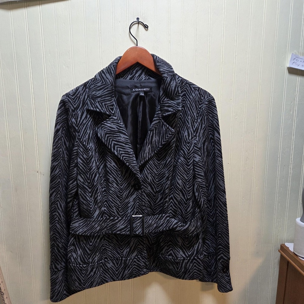 A. Giannetti Jacket Womens Large Gray Animal Print Belted Collared Knit Lined - Picture 2 of 7